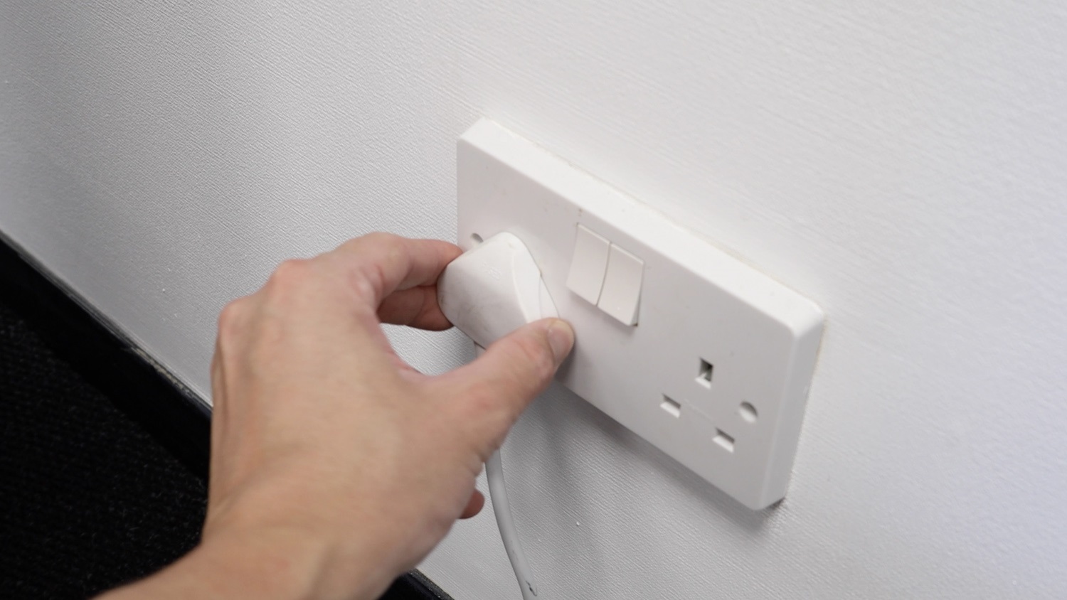Turn off and eliminate all power